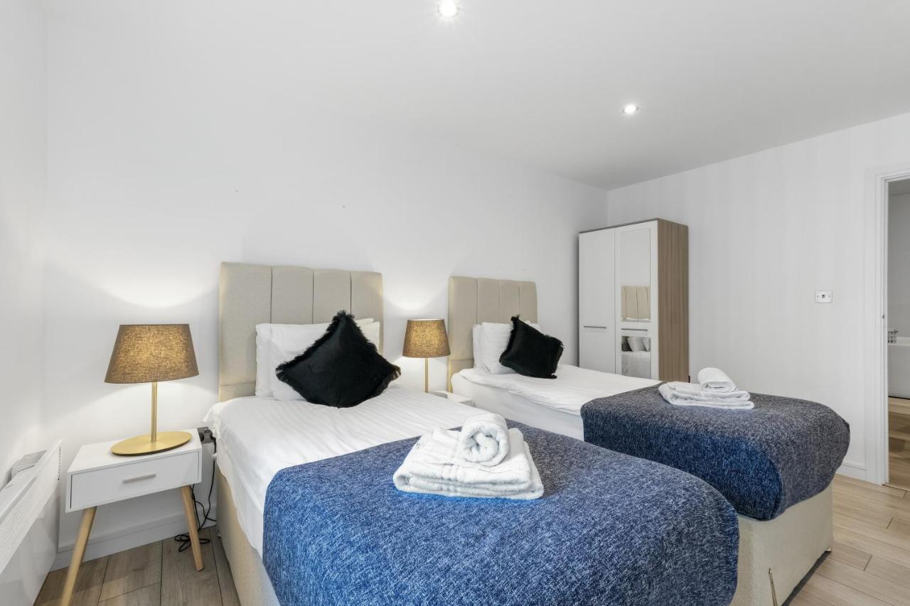 St Martins 2 Bedroom Apartments In Ruislip By 360 Stays Exterior foto